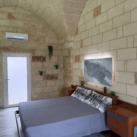 Largo Spani 15 別荘